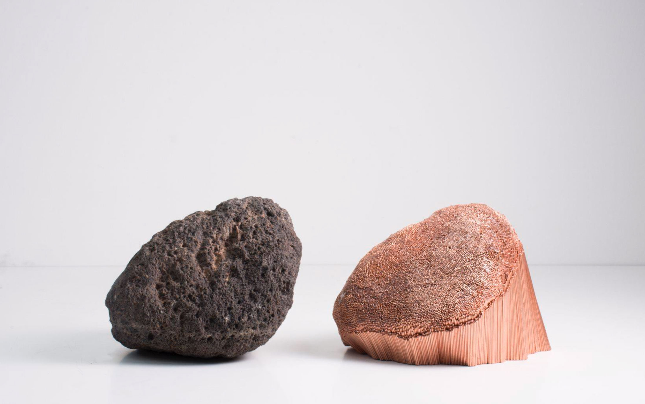 Dos piedras (2019), © David Corvalán 